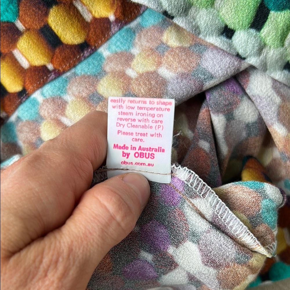Colorful Geometric Patterned Blouse - Picture 11 of 11